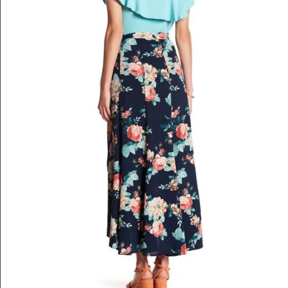 Bobeau Floral Wrap Skirt M - Picture 3 of 5
